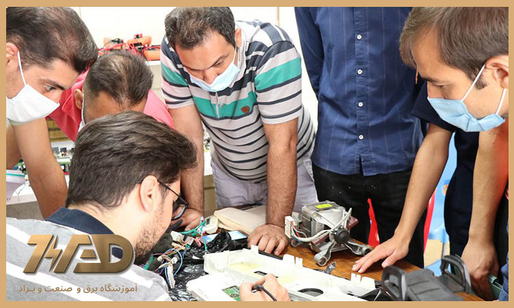 آموزش تعمیرات برد الکترونیکی در آموزشگاه ویراد